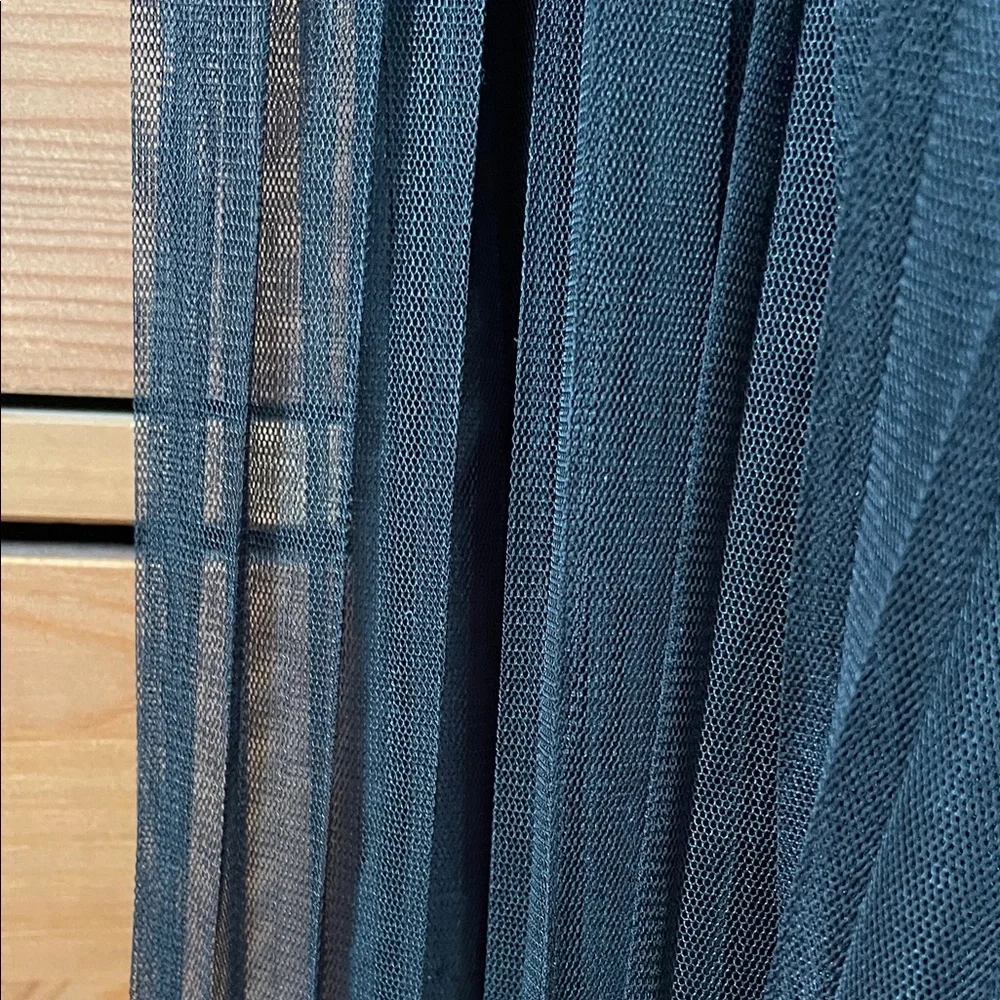 BANANA REPUBLIC Pleated Thule skirt